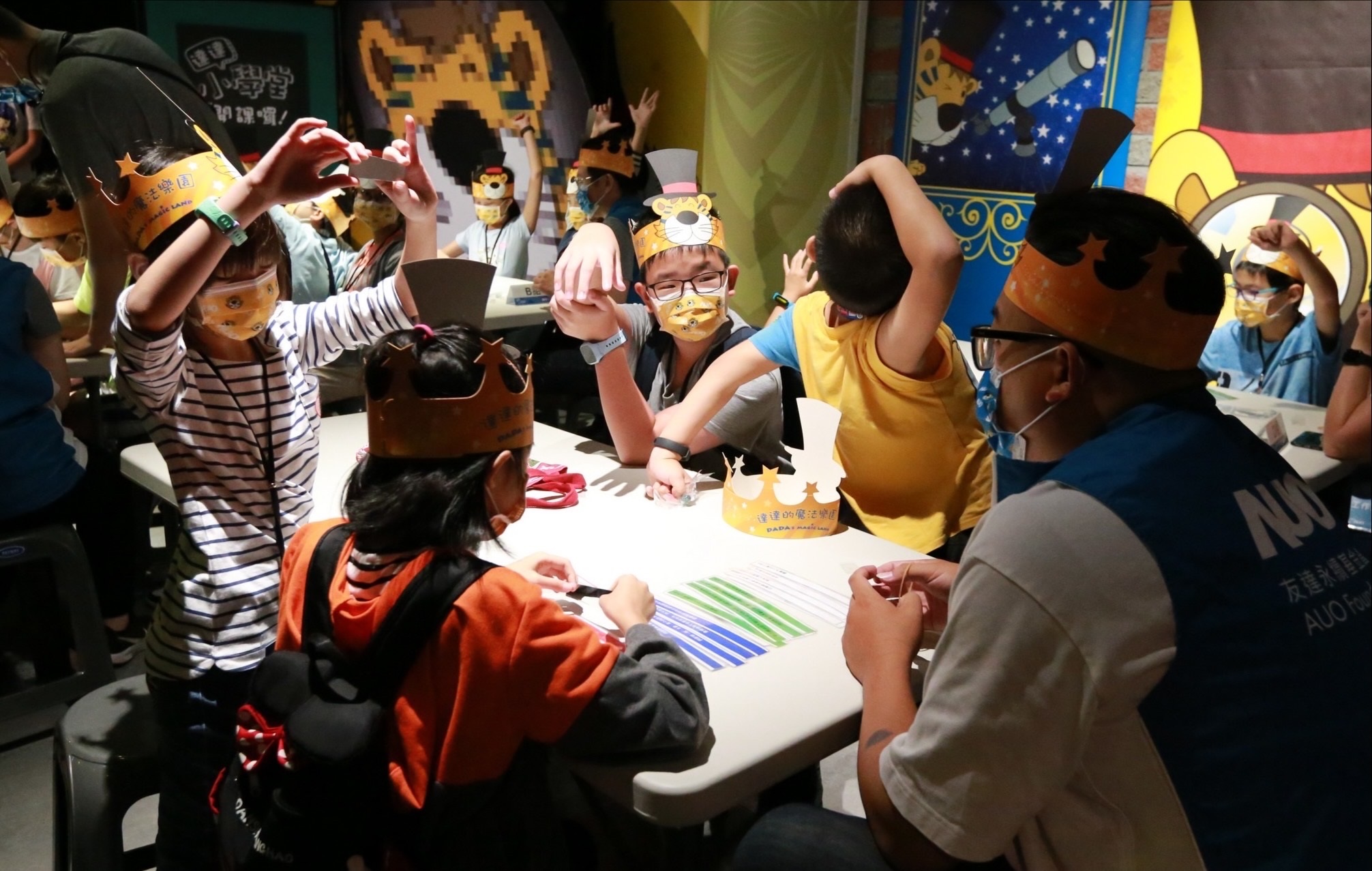 hth·华体以永续理念推动全人教育计划，内外结盟储备科普教育人才，荣获亚太永续行动奖社会共融面的金奖肯定