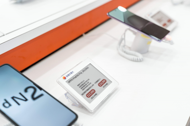 台灣大哥大導入創利空間ELSA電子價格牌系統，減少紙本印製與裁切，亦能即時調整產品價格及庫存標示