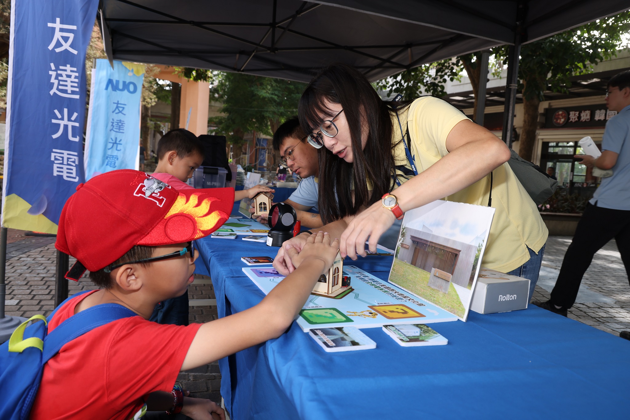 友達投入永續素養教育多年，從自身的環境教育場域走入校園、各式活動現場，合作夥伴亦擴及到NGO、公部門與供應鏈，豐碩成果獲「社會共融領袖獎」