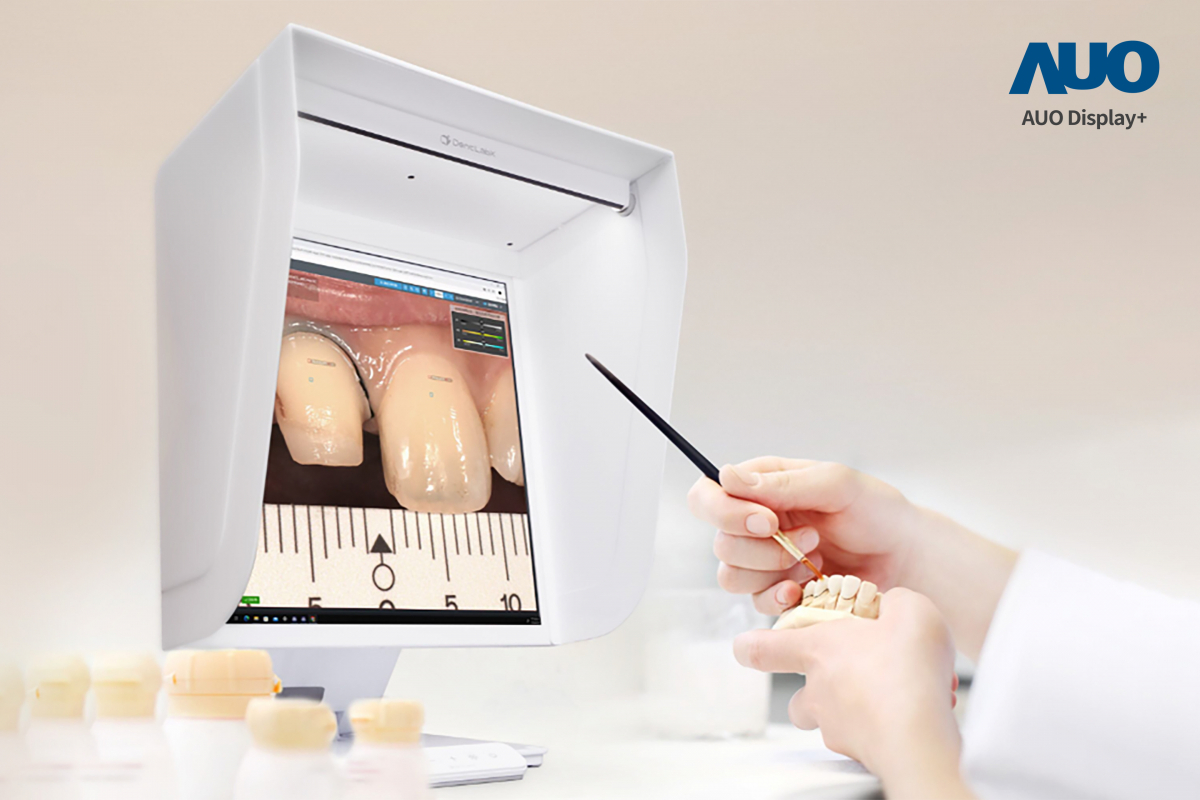 達擎智慧牙科比色解決方案獲得2025智慧顯示應用大賞之智慧醫療獎，透過獨家色彩還原運算及AI技術，以搭載友達A.R.T.先進抗反光顯示器，擬真還原影像，提升假牙製作效率並大幅降低重製率