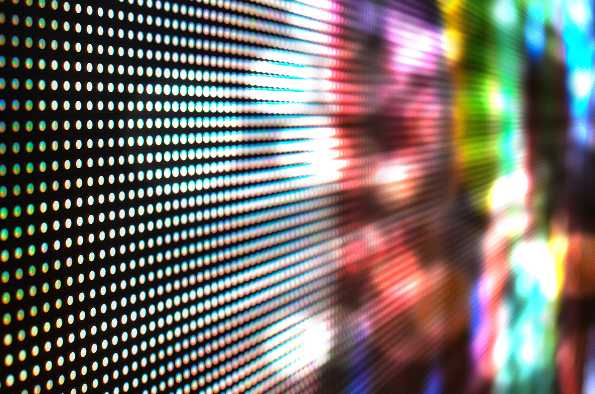 超高亮度、超长寿命